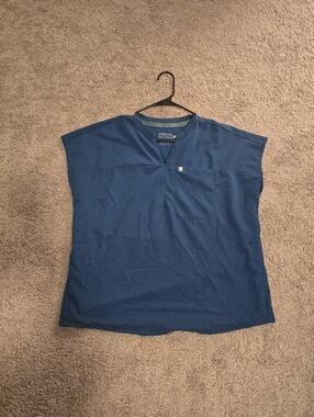 Fabletics Evolve Oversized Scrub Top Medium Carribean